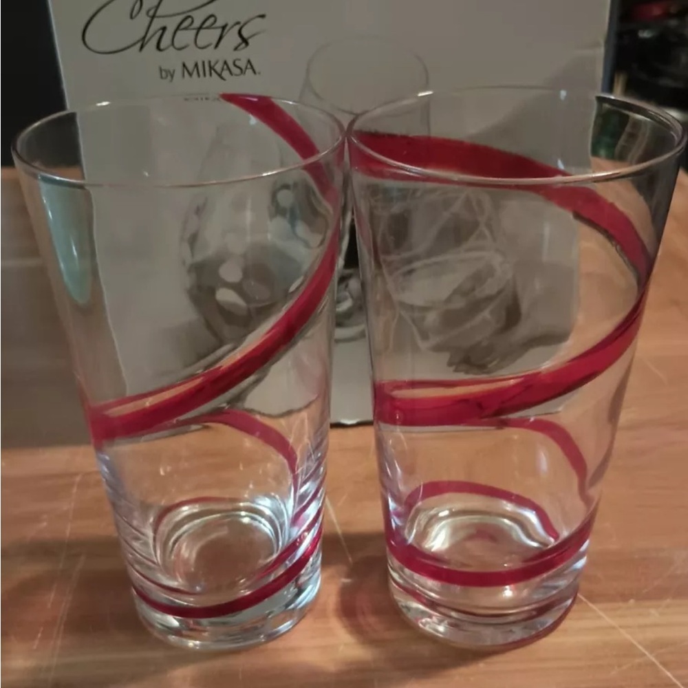 Pier 1 - Set of 2 Red Swirl Line Tumbler Glasses 16oz